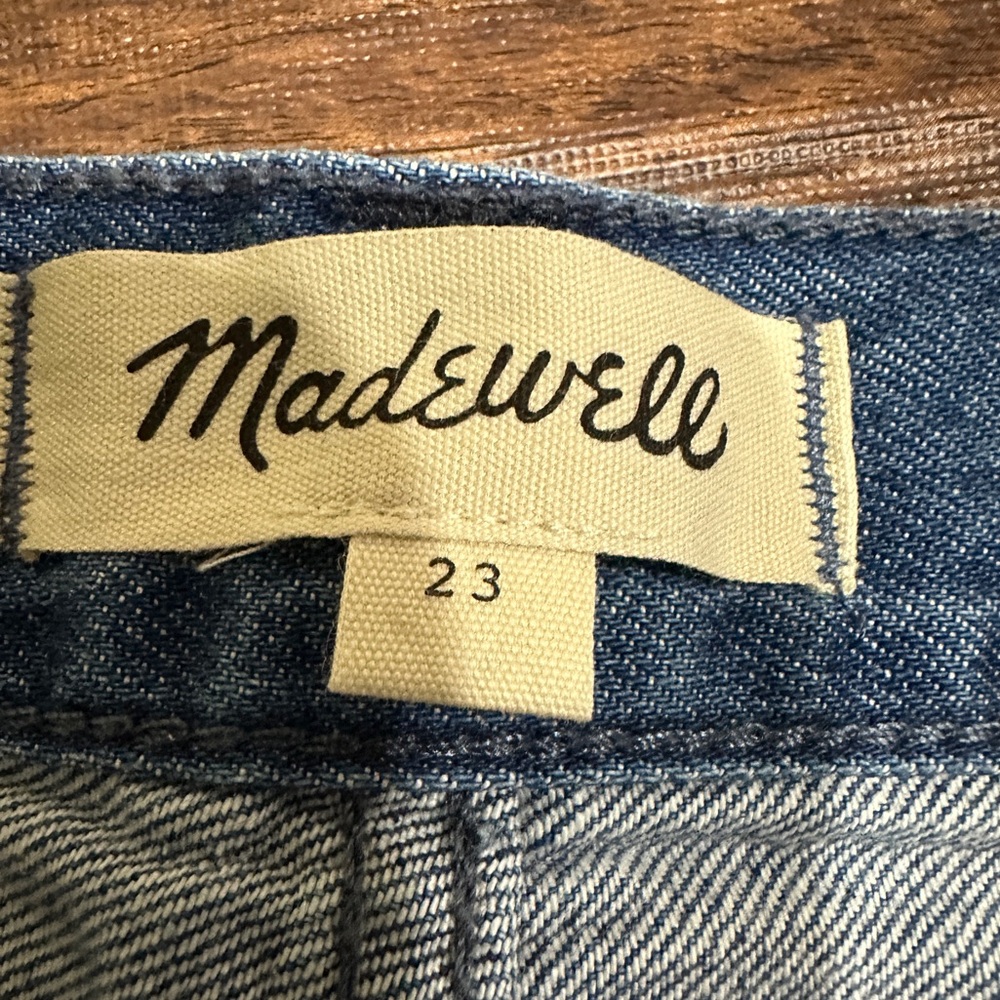Madewell Tapered Yoke Jeans in Steinbeck Wash - comfort stretch - Picture 2 of 12